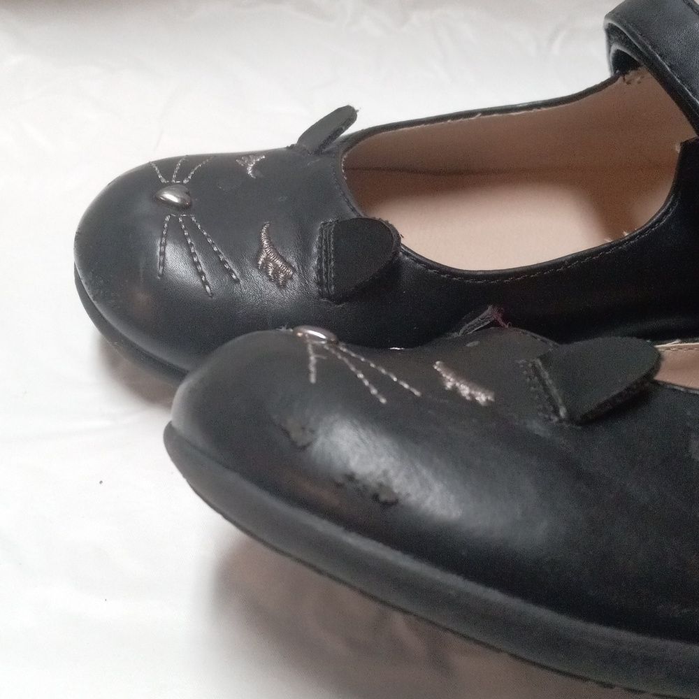 Children's Place Kitty Shoes Size 4 - Picture 9 of 13